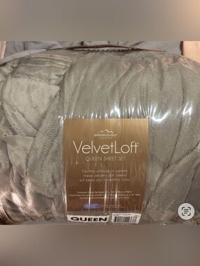 Velvet Queen Sheet Set - Light Gray Free Gift With Purchase